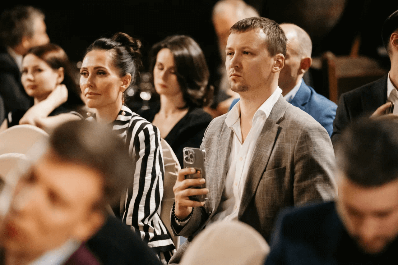 Crafting Captivating Headlines: Your awesome post title goes here IMG 1394